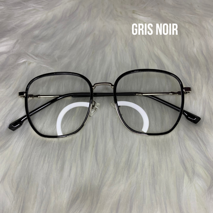Lunette photogray anti-reflet et anti-lumière bleue pour femme.